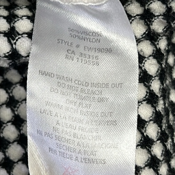 SOLD IN STORE Elena Wang High Funnel Neck Sweater Size Medium - Picture 5 of 9